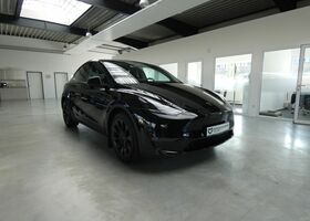 Черный Тесла Model Y, объемом двигателя 0 л и пробегом 26 тыс. км за 50813 $, фото 21 на Automoto.ua