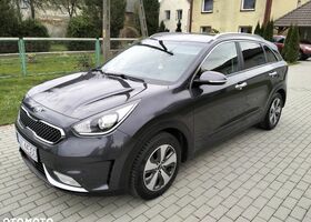 Кіа Niro, об'ємом двигуна 1.58 л та пробігом 183 тис. км за 12959 $, фото 20 на Automoto.ua