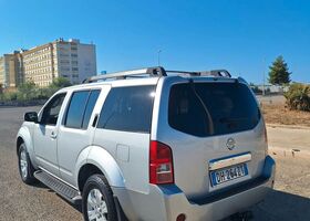 Ниссан Патфайндер 2007 в Европе на Automoto.ua Серебряный Ниссан Патфайндер, объемом двигателя 2.49 л и пробегом 250 тыс. км за 5490 $, фото 5 на Automoto.ua
