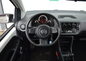 Фольксваген Ап 2014 в Европе на Automoto.ua Белый Фольксваген Ап, объемом двигателя 1 л и пробегом 60 тыс. км за 7305 $, фото 8 на Automoto.ua