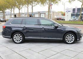 Фольксваген Пассат Вариант 2021 в Европе на Automoto.ua Серый Фольксваген Пассат Вариант, объемом двигателя 1.4 л и пробегом 141 тыс. км за 19355 $, фото 22 на Automoto.ua