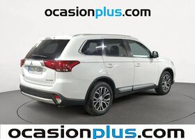 Мицубиси Аутлендер 2017 в Европе на Automoto.ua Белый Мицубиси Аутлендер, объемом двигателя 2 л и пробегом 113 тыс. км за 22085 $, фото 2 на Automoto.ua