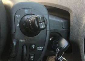 Рено Модус 2007 у Європі на Automoto.ua Коричневий Рено Модус, об'ємом двигуна 0 л та пробігом 220 тис. км за 800 $, фото 5 на Automoto.ua