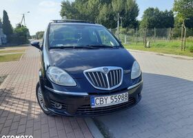 Лянча Musa, об'ємом двигуна 1.37 л та пробігом 220 тис. км за 2484 $, фото 3 на Automoto.ua