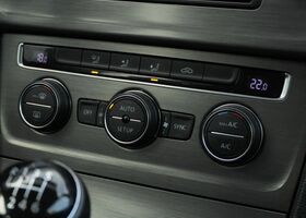 Фольксваген Гольф 2013 у Європі на Automoto.ua Чорний Фольксваген Гольф, об'ємом двигуна 1.2 л та пробігом 189 тис. км за 9060 $, фото 14 на Automoto.ua