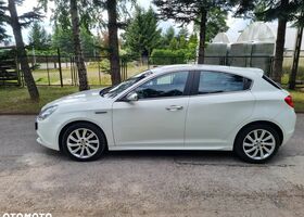 Альфа Ромео Giulietta 2012 у Європі на Automoto.ua Білий Альфа Ромео Giulietta, об'ємом двигуна 1 л та пробігом 197 тис. км за 6901 $, фото 1 на Automoto.ua