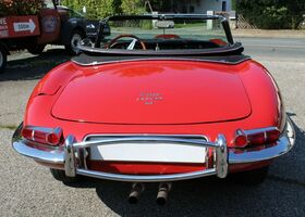 Червоний Ягуар E-Type, об'ємом двигуна 4.2 л та пробігом 98 тис. км за 97601 $, фото 7 на Automoto.ua