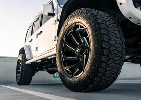 Джип Wrangler, об'ємом двигуна 6.42 л та пробігом 47 тис. км за 120734 $, фото 12 на Automoto.ua