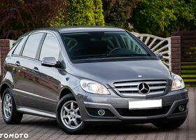 Мерседес Б-класс 2009 в Европе на Automoto.ua Серый Мерседес Б-класс, объемом двигателя 1 л и пробегом 219 тыс. км за 4819 $, фото 8 на Automoto.ua