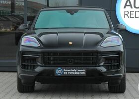 Чорний Порше Cayenne, об'ємом двигуна 3 л та пробігом 22 тис. км за 165971 $, фото 3 на Automoto.ua