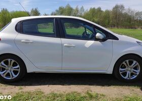 Пежо 208, объемом двигателя 1.56 л и пробегом 205 тыс. км за 5162 $, фото 4 на Automoto.ua