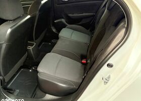 Рено Меган 2019 в Европе на Automoto.ua Белый Рено Меган, объемом двигателя 1 л и пробегом 183 тыс. км за 7846 $, фото 4 на Automoto.ua