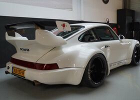 Белый Порше 964, объемом двигателя 3.6 л и пробегом 13 тыс. км за 265976 $, фото 4 на Automoto.ua