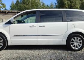 Крайслер Town & Country, об'ємом двигуна 3.61 л та пробігом 265 тис. км за 13283 $, фото 1 на Automoto.ua