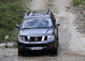 Ніссан Патфайндер, Позашляховик / Кросовер 2010 - н.в. 2,5 dCi 4WD MT (190)