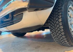 Мерседес 200 1984 в Европе на Automoto.ua Серебряный Мерседес 200, объемом двигателя 2 л и пробегом 138 тыс. км за 16318 $, фото 24 на Automoto.ua