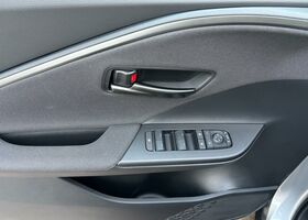 Тойота C-HR 2025 у Європі на Automoto.ua Тойота C-HR, об'ємом двигуна 1.99 л та пробігом 15 тис. км за 40990 $, фото 8 на Automoto.ua