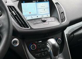Форд Си-Макс 2016 в Европе на Automoto.ua Черный Форд Си-Макс, объемом двигателя 1.5 л и пробегом 141 тыс. км за 6660 $, фото 5 на Automoto.ua