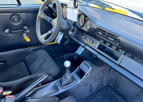 Желтый Порше 911, объемом двигателя 3.6 л и пробегом 120 тыс. км за 107883 $, фото 14 на Automoto.ua