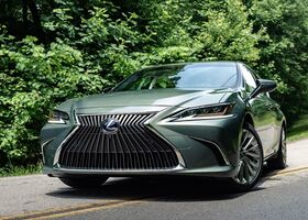 Тест-драйв нового автомобиля Lexus ES 2021