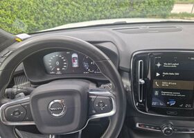 Білий Вольво XC40, об'ємом двигуна 1.97 л та пробігом 155 тис. км за 29859 $, фото 5 на Automoto.ua