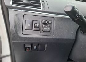 Тойота Версо 2014 в Европе на Automoto.ua Белый Тойота Версо, объемом двигателя 1.6 л и пробегом 214 тыс. км за 9317 $, фото 8 на Automoto.ua