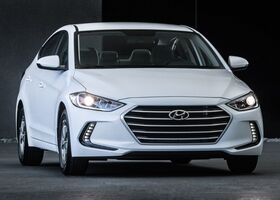 Hyundai Elantra 2016 на тест-драйве, фото 2