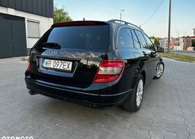 Мерседес Ц-Клас 2009 у Європі на Automoto.ua Чорний Мерседес Ц-Клас, об'ємом двигуна 2.14 л та пробігом 224 тис. км за 22000 $, фото 8 на Automoto.ua