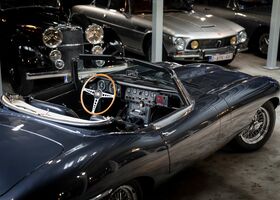 Сірий Ягуар E-Type, об'ємом двигуна 4.2 л та пробігом 15 тис. км за 129171 $, фото 14 на Automoto.ua