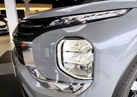 Мицубиси Аутлендер 2024 в Европе на Automoto.ua Серый Мицубиси Аутлендер, объемом двигателя 2.36 л и пробегом 12 тыс. км за 54188 $, фото 12 на Automoto.ua