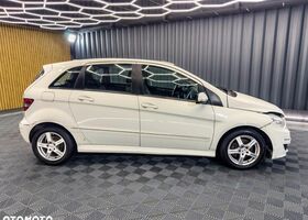 Мерседес Б-класс 2010 в Европе на Automoto.ua Белый Мерседес Б-класс, объемом двигателя 1 л и пробегом 242 тыс. км за 2640 $, фото 6 на Automoto.ua