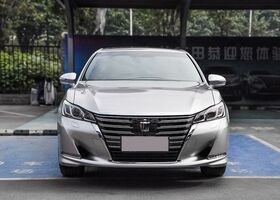 Toyota Crown 2016 на тест-драйве, фото 3