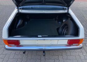 Мерседес 200 1974 в Европе на Automoto.ua Белый Мерседес 200, объемом двигателя 1.99 л и пробегом 145 тыс. км за 6598 $, фото 1 на Automoto.ua