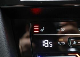 Фольксваген Пассат Вариант 2021 в Европе на Automoto.ua Серый Фольксваген Пассат Вариант, объемом двигателя 1.4 л и пробегом 141 тыс. км за 19355 $, фото 16 на Automoto.ua