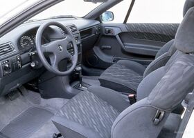 Опель Калібра, Купе 1990 - 1997 A 2.0 i 16V
