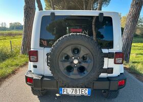 Джип Вранглер 2017 в Европе на Automoto.ua Белый Джип Вранглер, объемом двигателя 2.78 л и пробегом 111 тыс. км за 32200 $, фото 4 на Automoto.ua