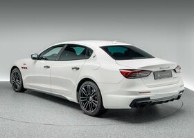 Білий Мазераті Quattroporte, об'ємом двигуна 3.8 л та пробігом 390 тис. км за 183053 $, фото 5 на Automoto.ua