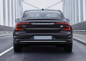 Сколько топлива расходует новый Volvo S90 2021