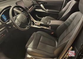 Чорний Міцубісі Eclipse Cross, об'ємом двигуна 2.36 л та пробігом 956 тис. км за 40424 $, фото 6 на Automoto.ua