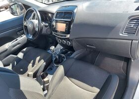 Мицубиси АСХ 2015 в Европе на Automoto.ua Белый Мицубиси АСХ, объемом двигателя 1.56 л и пробегом 94 тыс. км за 13165 $, фото 9 на Automoto.ua