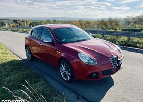 Альфа Ромео Giulietta 2012 у Європі на Automoto.ua Червоний Альфа Ромео Giulietta, об'ємом двигуна 1 л та пробігом 146 тис. км за 7482 $, фото 5 на Automoto.ua