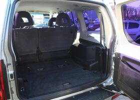 Міцубісі Паджеро 2006 у Європі на Automoto.ua Срібний Міцубісі Паджеро, об'ємом двигуна 3.2 л та пробігом 161 тис. км за 8152 $, фото 10 на Automoto.ua