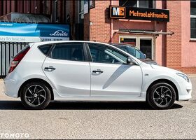 Хендай i30, объемом двигателя 1.4 л и пробегом 166 тыс. км за 4319 $, фото 9 на Automoto.ua