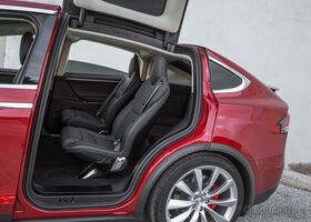 Tesla Model X 2016 на тест-драйве, фото 5