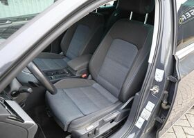 Фольксваген Пассат Вариант 2021 в Европе на Automoto.ua Серый Фольксваген Пассат Вариант, объемом двигателя 1.4 л и пробегом 141 тыс. км за 19355 $, фото 5 на Automoto.ua