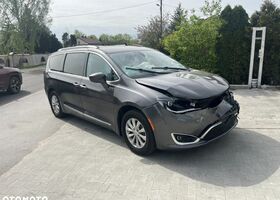 Крайслер Pacifica, об'ємом двигуна 3.61 л та пробігом 77 тис. км за 10518 $, фото 8 на Automoto.ua