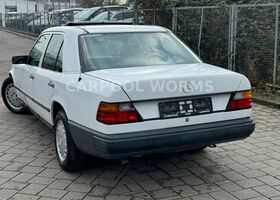 Мерседес 200 1988 в Европе на Automoto.ua Белый Мерседес 200, объемом двигателя 1.98 л и пробегом 196 тыс. км за 8841 $, фото 6 на Automoto.ua