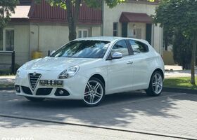 Альфа Ромео Giulietta 2014 у Європі на Automoto.ua Білий Альфа Ромео Giulietta, об'ємом двигуна 1 л та пробігом 196 тис. км за 31900 $, фото 10 на Automoto.ua