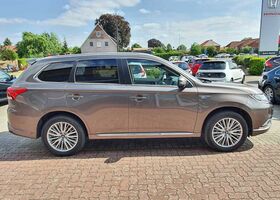 Коричневий Міцубісі Outlander PHEV, об'ємом двигуна 2.36 л та пробігом 40 тис. км за 31379 $, фото 3 на Automoto.ua