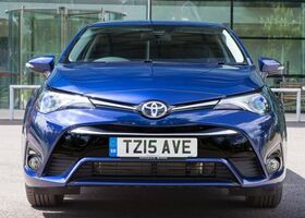 Toyota Avensis 2016 на тест-драйве, фото 4